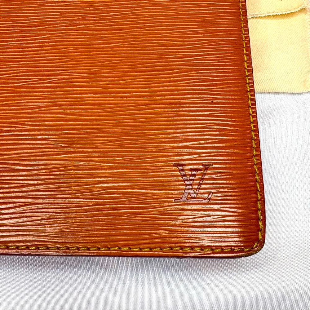 ❌SOLD❌ Louis Vuitton Cognac Brown Epi Leather Pochette Envelope Clutch EUC - Picture 3 of 17
